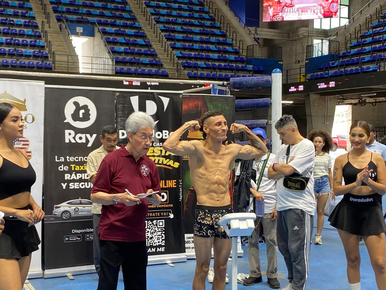 Félix Alvarado cumple con el peso quedando listo para su combate