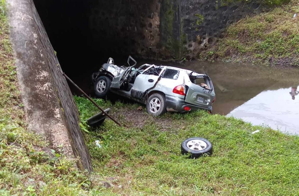 Accidente de tránsito en Río San Juan deja un muerto y 4 lesionados, entre ellos varios ticos