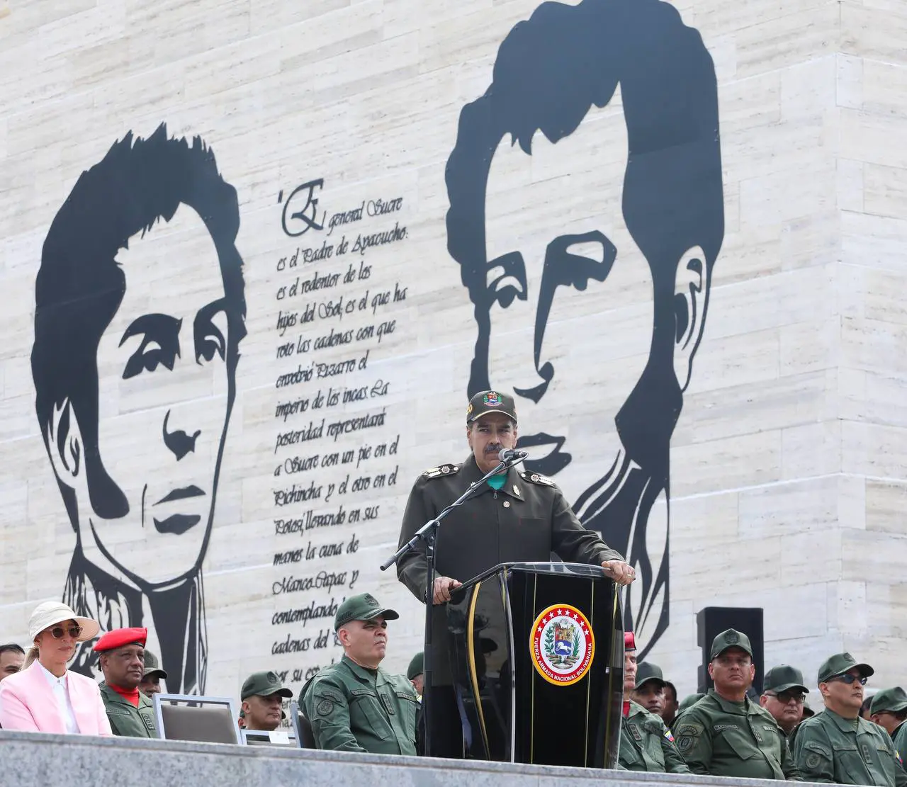 Nicolás Maduro encabeza acto de salutación presidencial a la Fuerza Armada Nacional Bolivariana