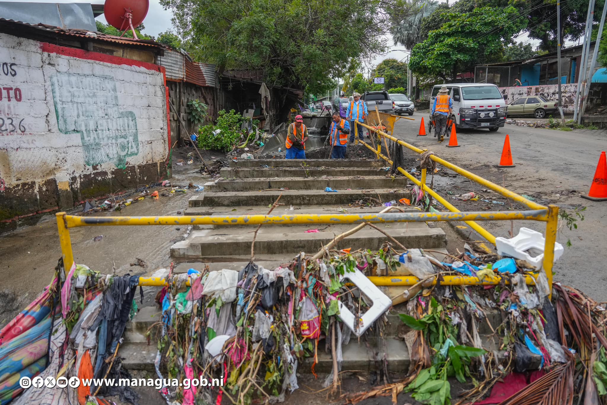 Alcaldía realiza labores de limpieza tras inusual lluvia que cayó sobre Managua