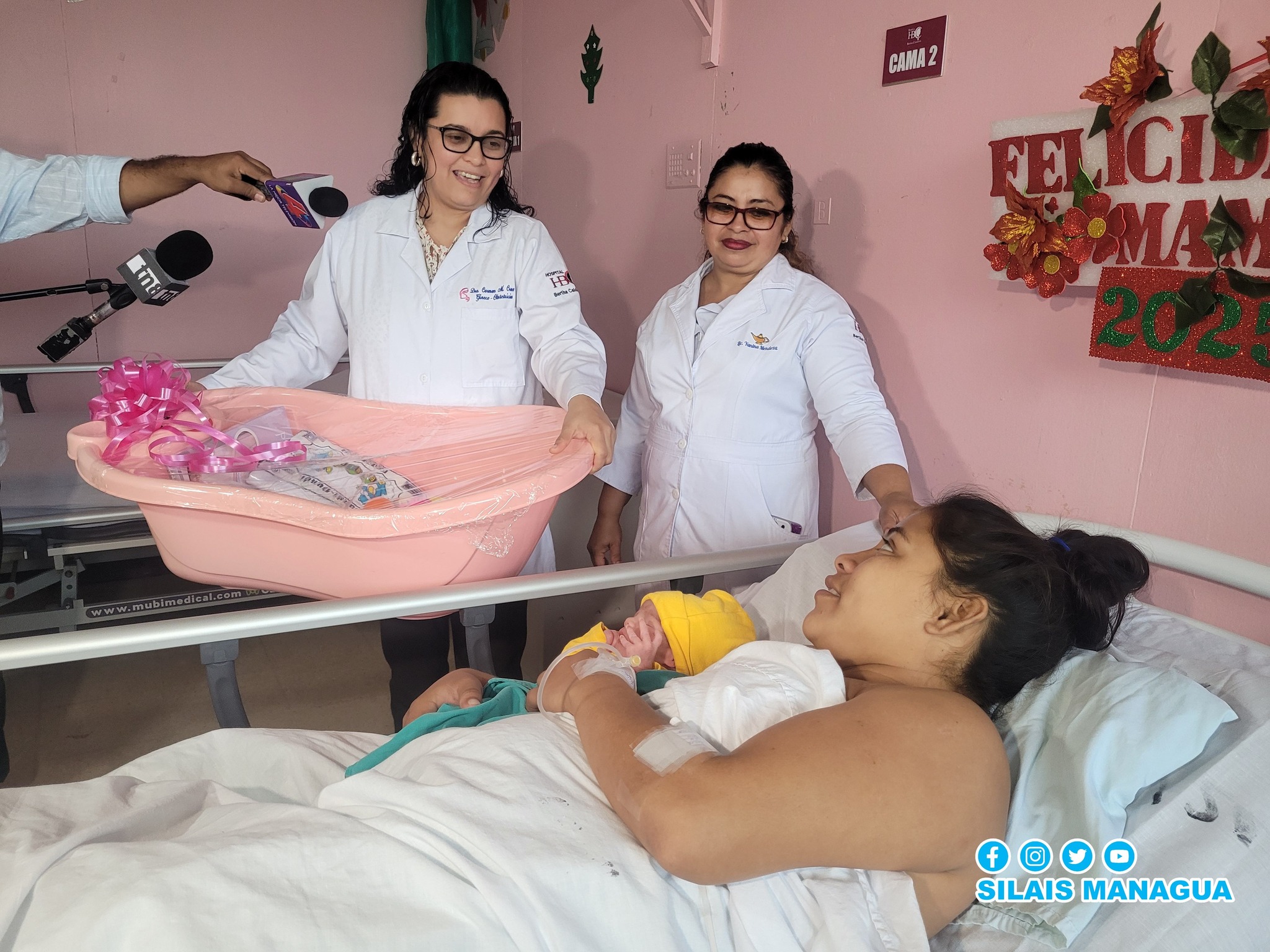 Dos niñas son los primeros bebés del 2025 en los hospitales Bertha Calderón y Fernando Vélez Paiz