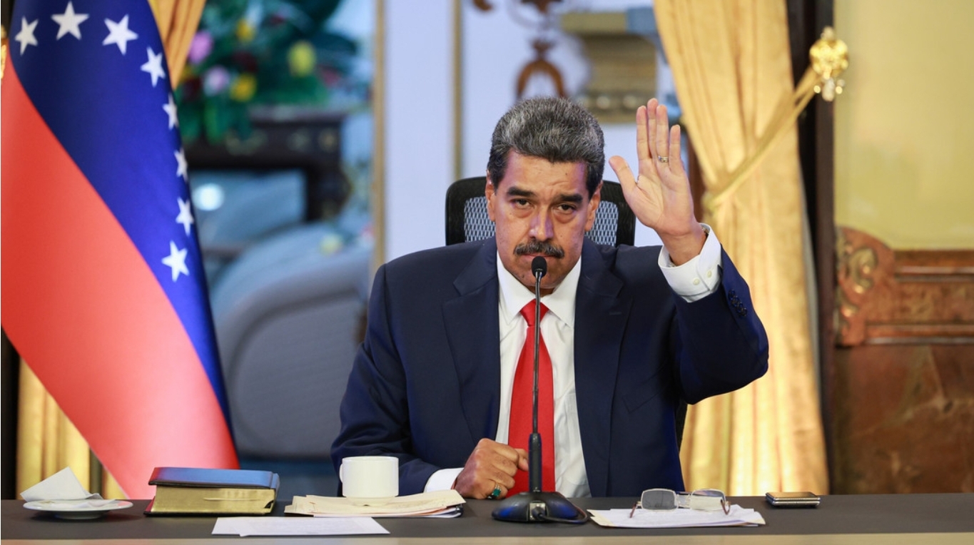 Maduro afirma estar “siempre listo a pasar la página” en las relaciones con EEUU