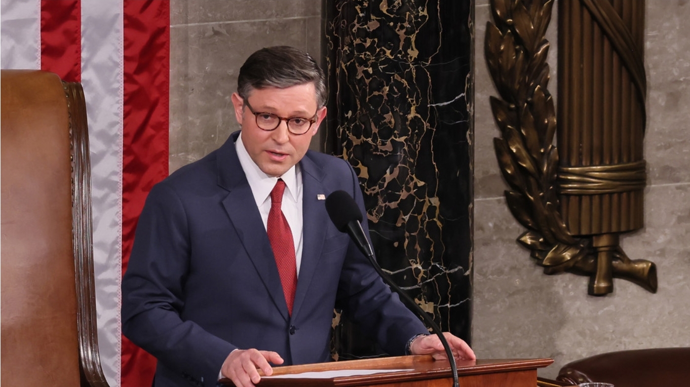 Reeligen a Mike Johnson como presidente de la Cámara de Representantes de EEUU