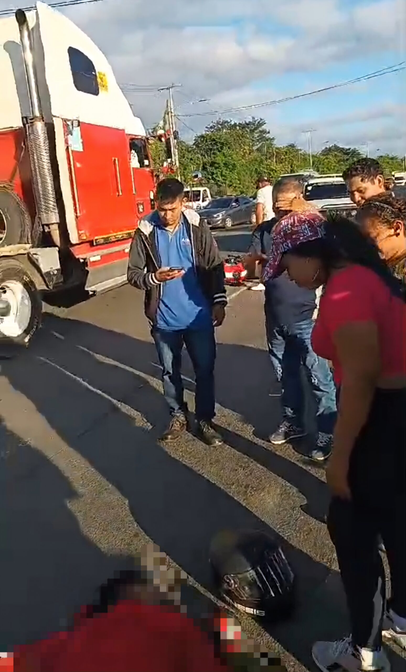 Conductor de rastra embiste a motorizado causándole la muerte en la Cuesta El Plomo