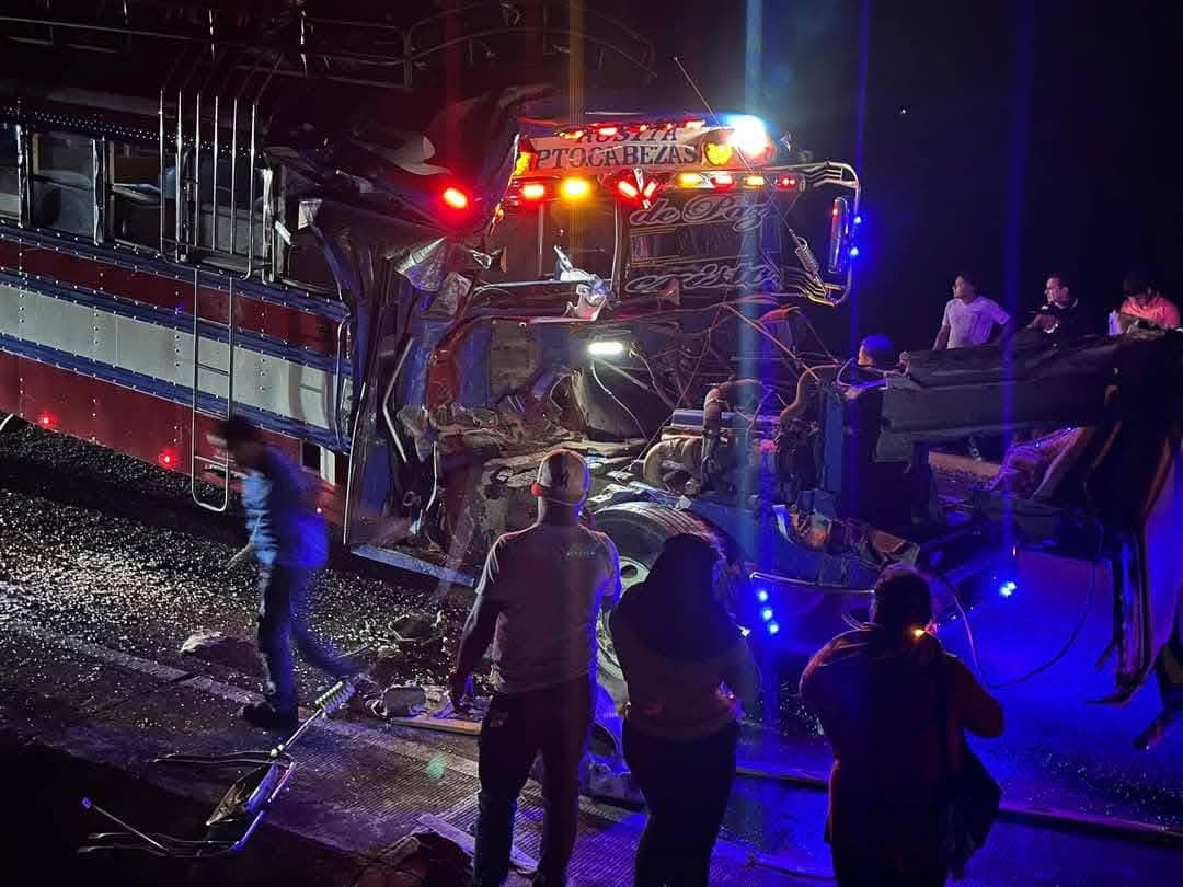 Choque entre bus y camión deja a 6 lesionados en Matagalpa