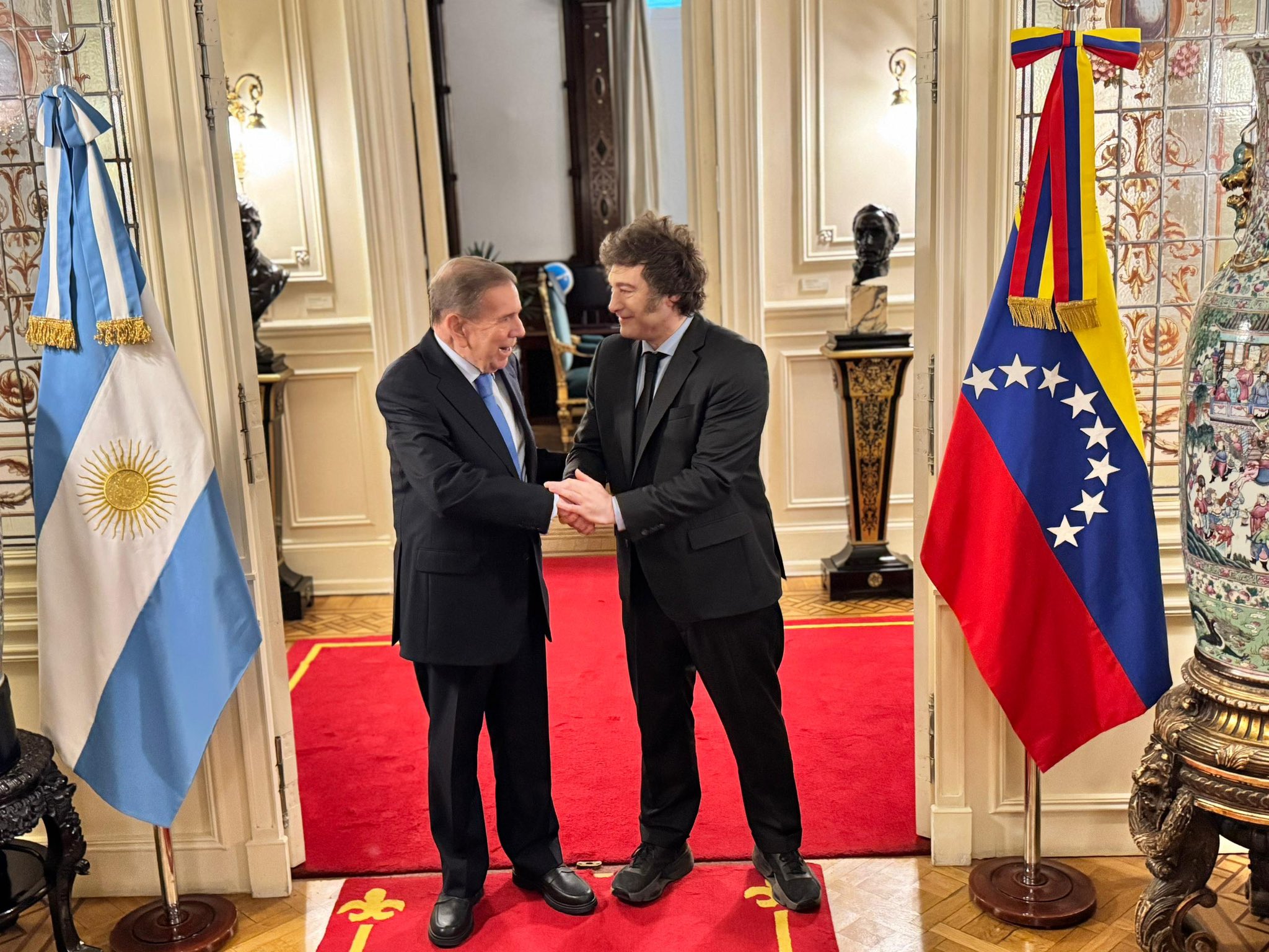 Milei recibe a Edmundo González en la Casa Rosada