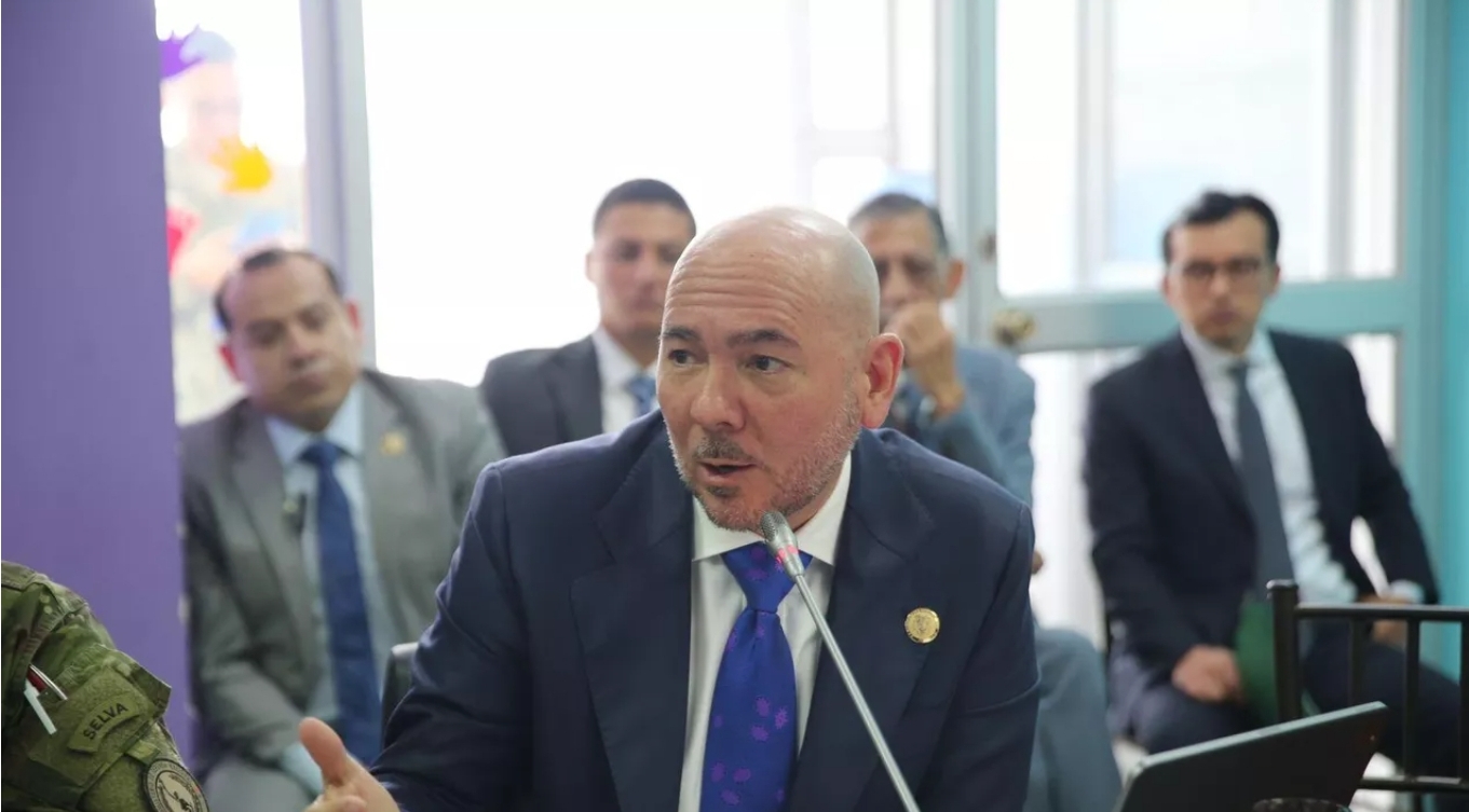 Ministro de Defensa de Ecuador niega participación de FFAA en desaparición forzada de 4 menores