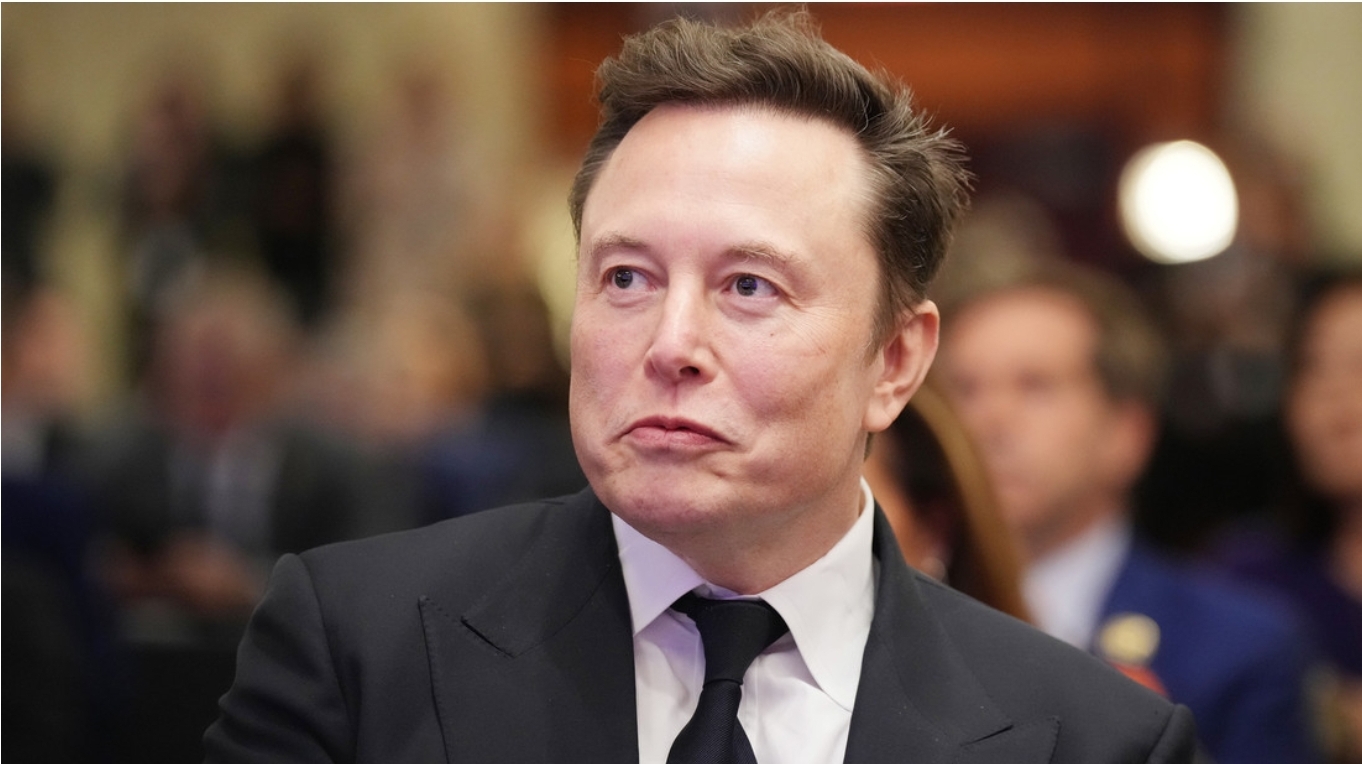 Elon Musk estaría interesado en comprar el Liverpool F.C