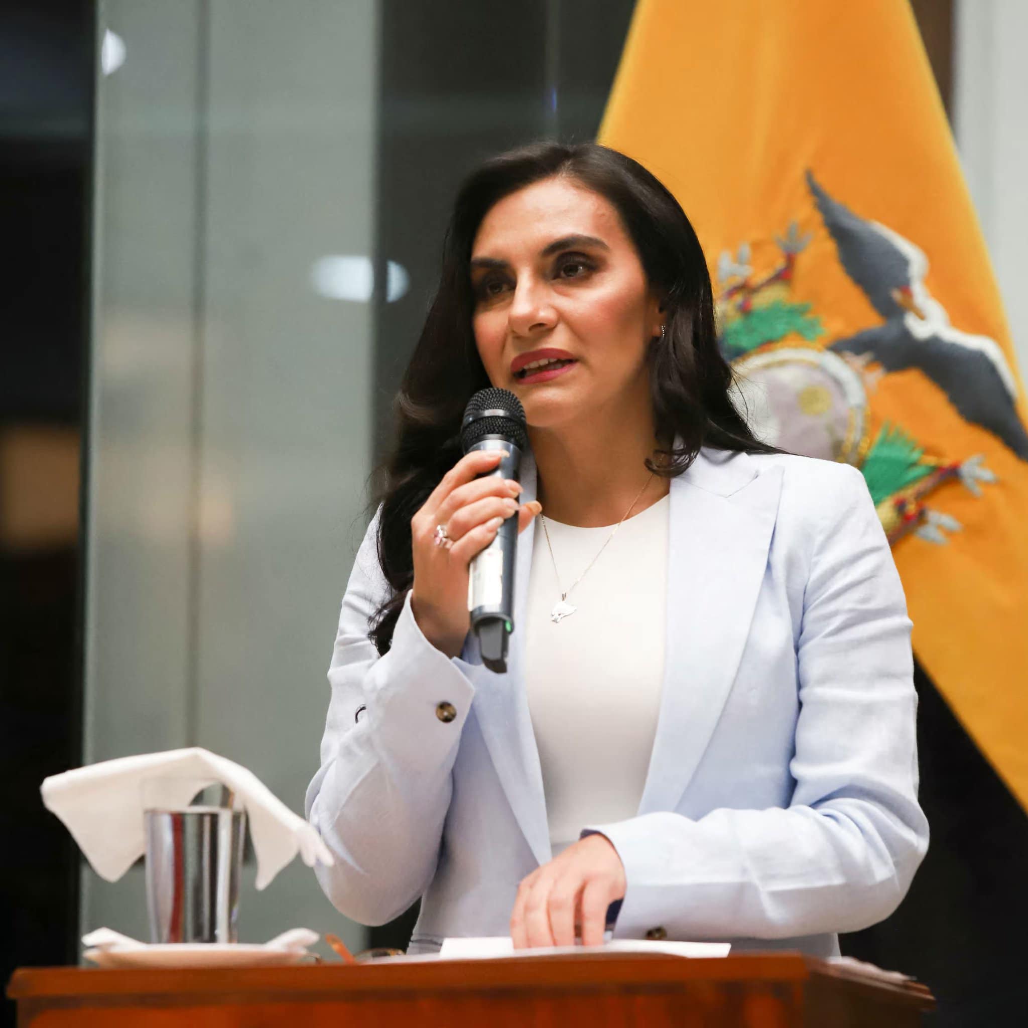 Restituyen a Verónica Abad como vicepresidenta del Ecuador
