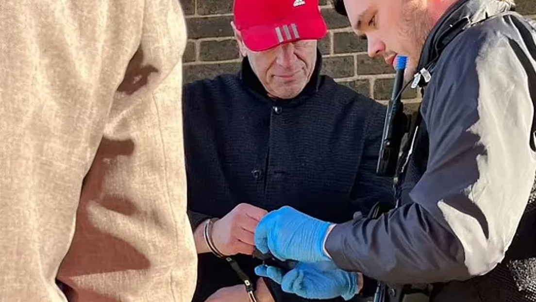 Arrestan a ex diputado británico acusado de pedofilia