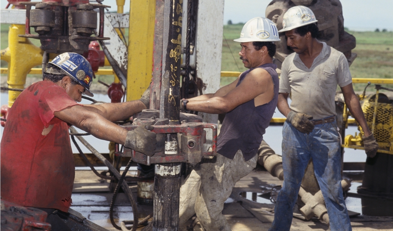 Venezuela alcanza una producción de casi un millón de barriles diarios de petróleo