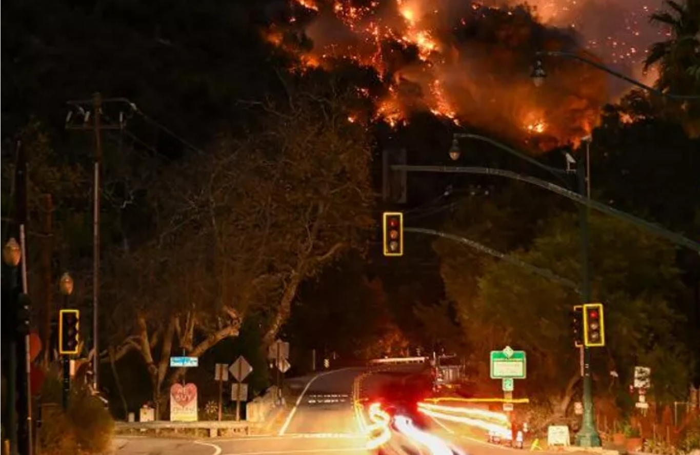 Reconstrucción de Los Ángeles por incendios tardaría hasta 10 años