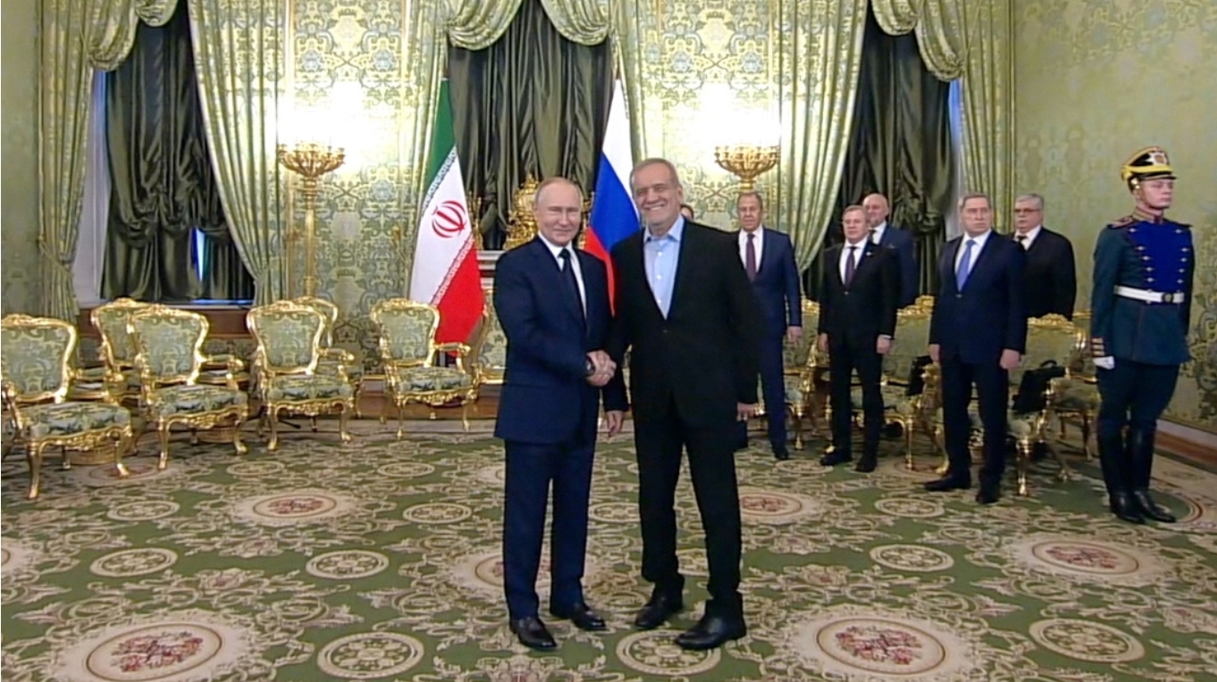 “Firmaremos un tratado sobre asociación estratégica integral”: Putin se reúne en Moscú con el presidente iraní