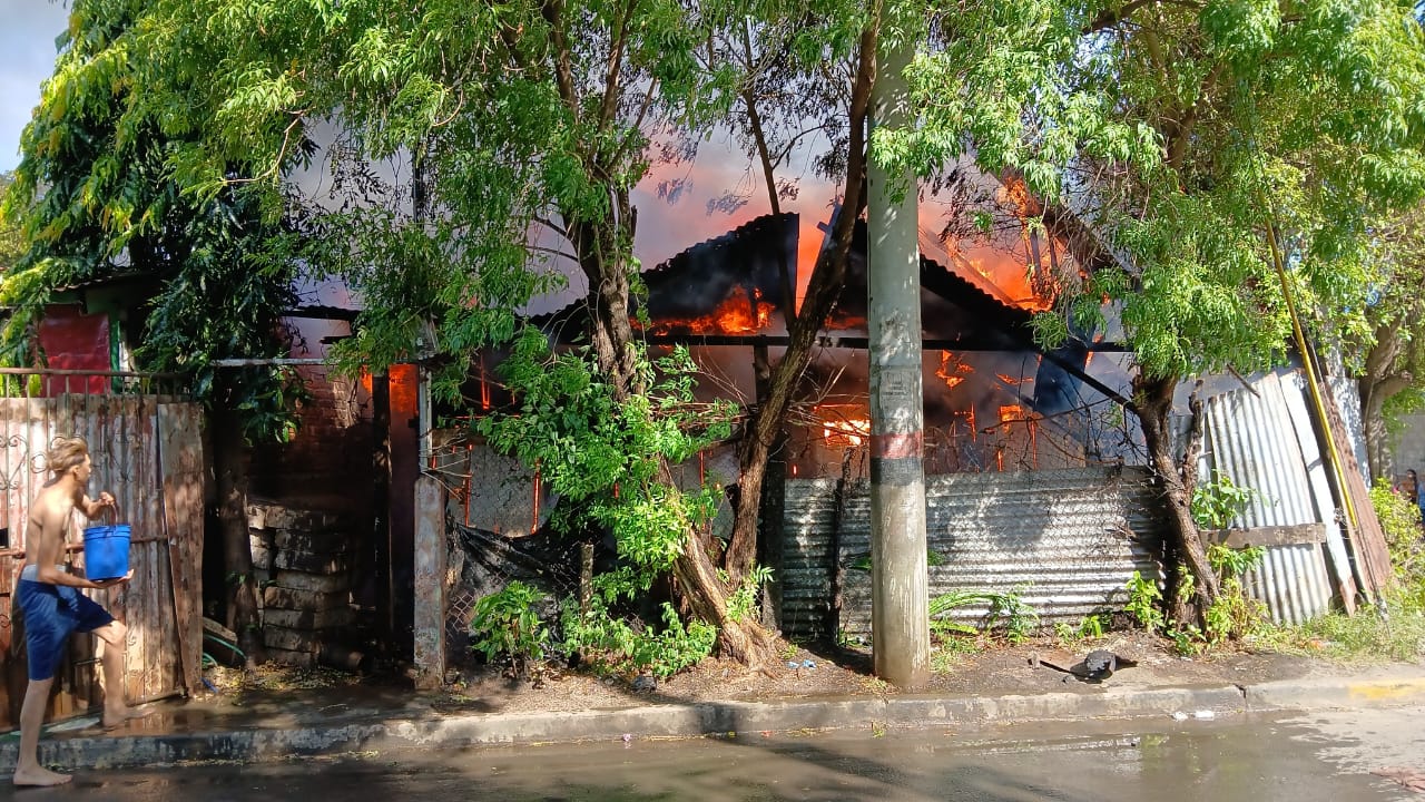 Incendios en viviendas de Managua y Siuna dejan en la calle a dos familias