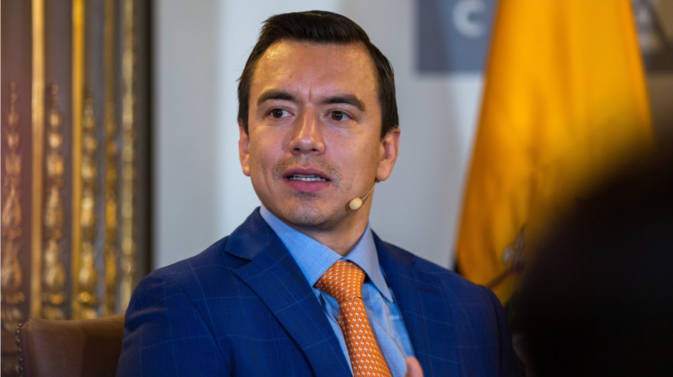 Piden a Noboa que diga el nombre de los 4 menores asesinados en Ecuador y evita responder