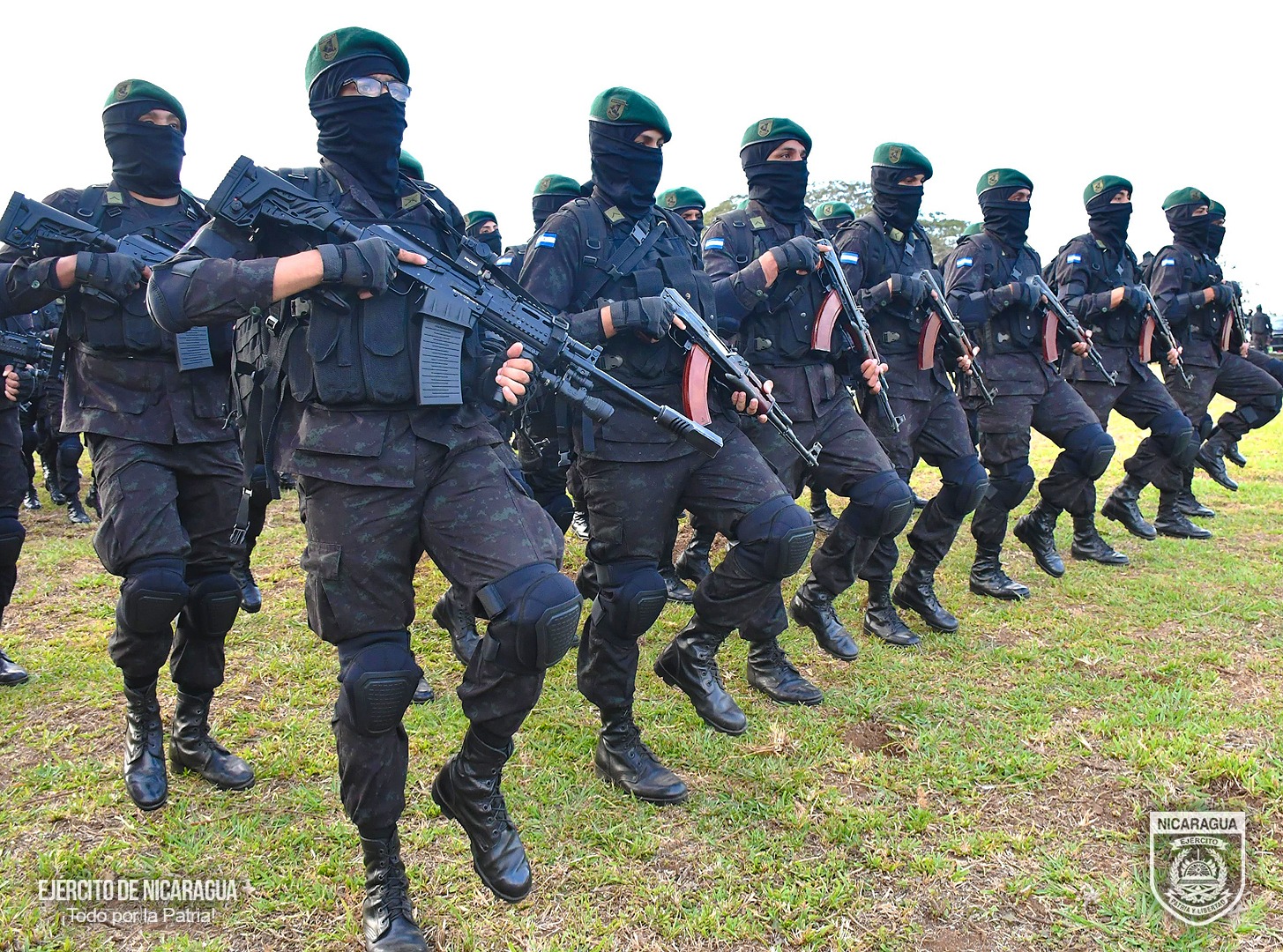 Ejército entrega técnica militar al IV Comando Regional y a la Fuerza Naval