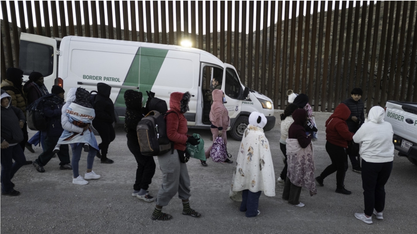 Trump permite la deportación de inmigrantes ilegales sin juicio