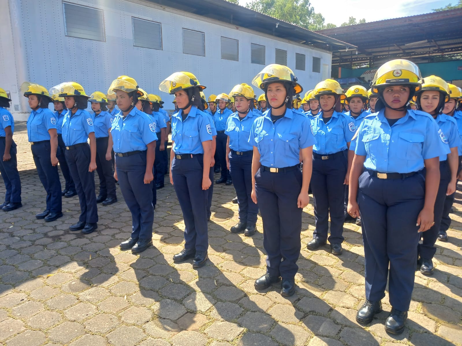 208 servidores públicos del MINT culminan el Segundo Curso Básico Policial