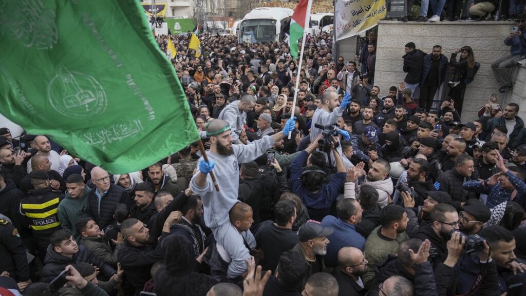 Israel libera presos de Hamás