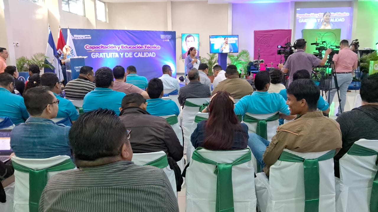 Capacitan a docentes de educación técnica de cara al inicio de las clases este 3 de febrero