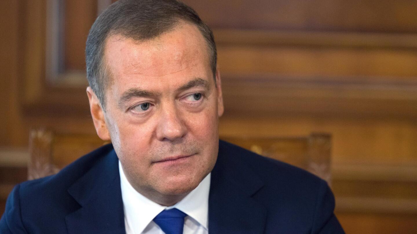 Medvédev valora con ironía la primera semana de Trump en la presidencia