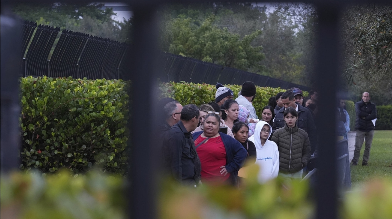 Casa Blanca: Todos los indocumentados detenidos en EEUU son “criminales”
