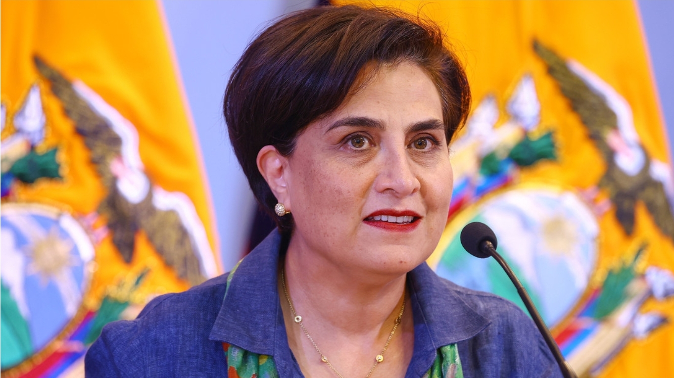 Canciller de Ecuador pide “respetar” la política migratoria de Trump y le llueven críticas