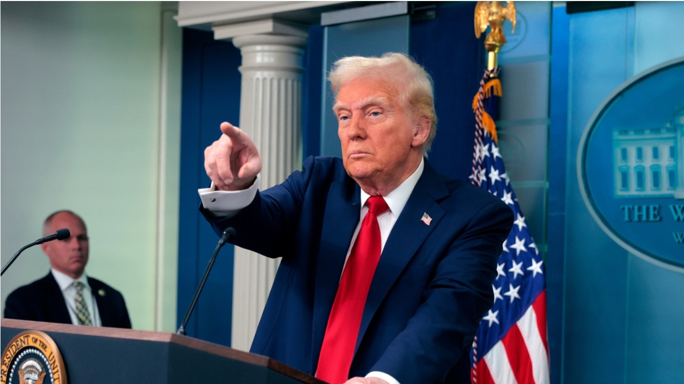 Trump: “USAID ha sido dirigida por un puñado de lunáticos radicales”