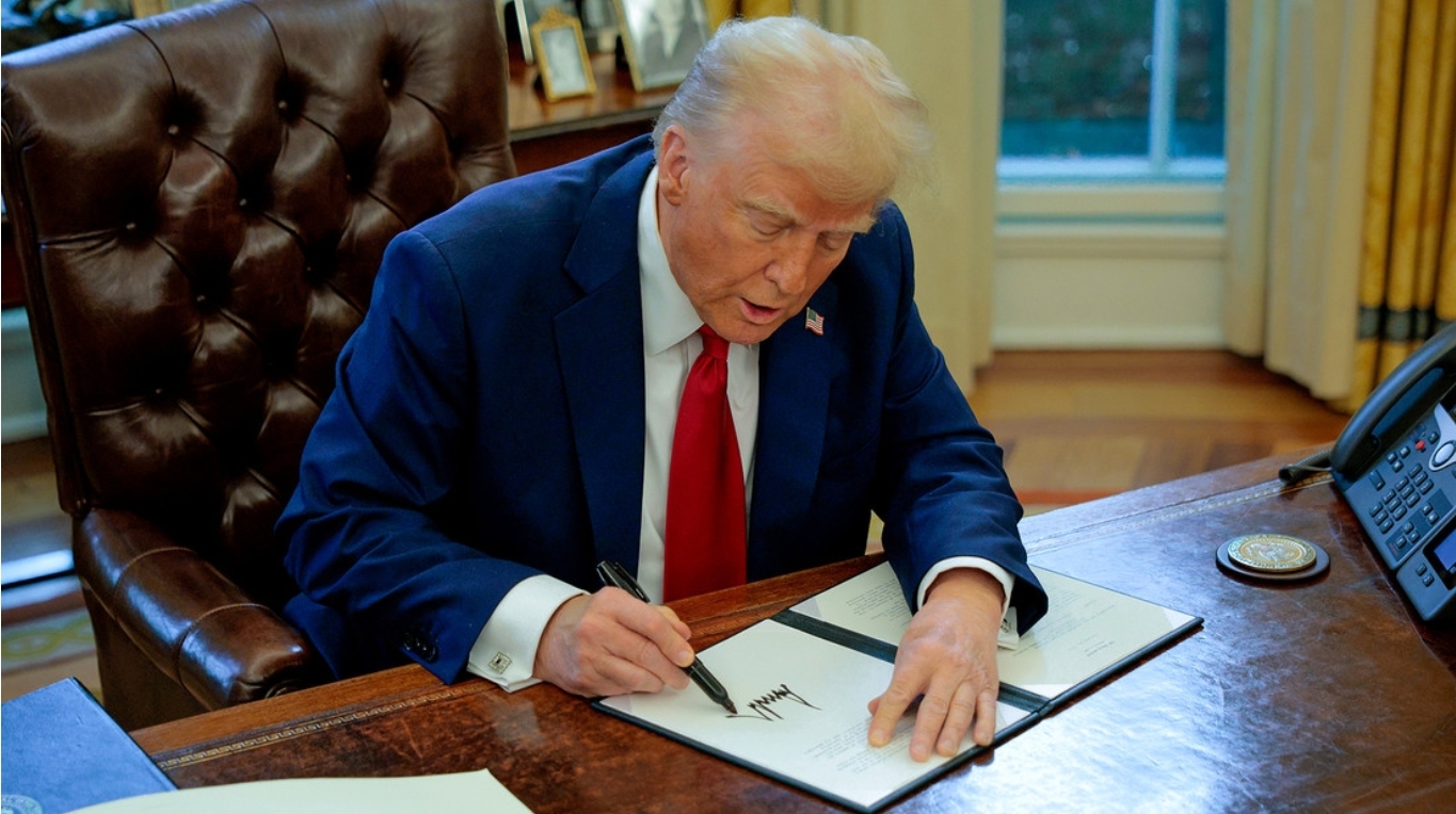 “Solo dos sexos”: ¿cómo se implementa la política de Trump sobre el género?