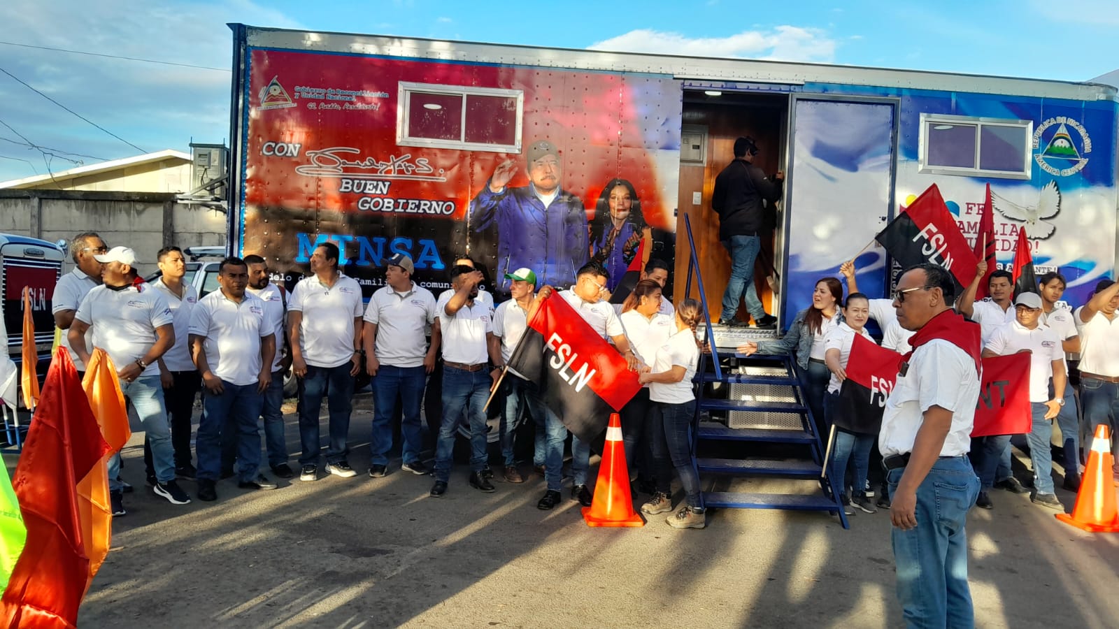 Entregan Clínicas Móviles valoradas en más de C$24 millones a municipios nicaragüenses
