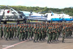 Fuerza Aérea entrega helicópteros