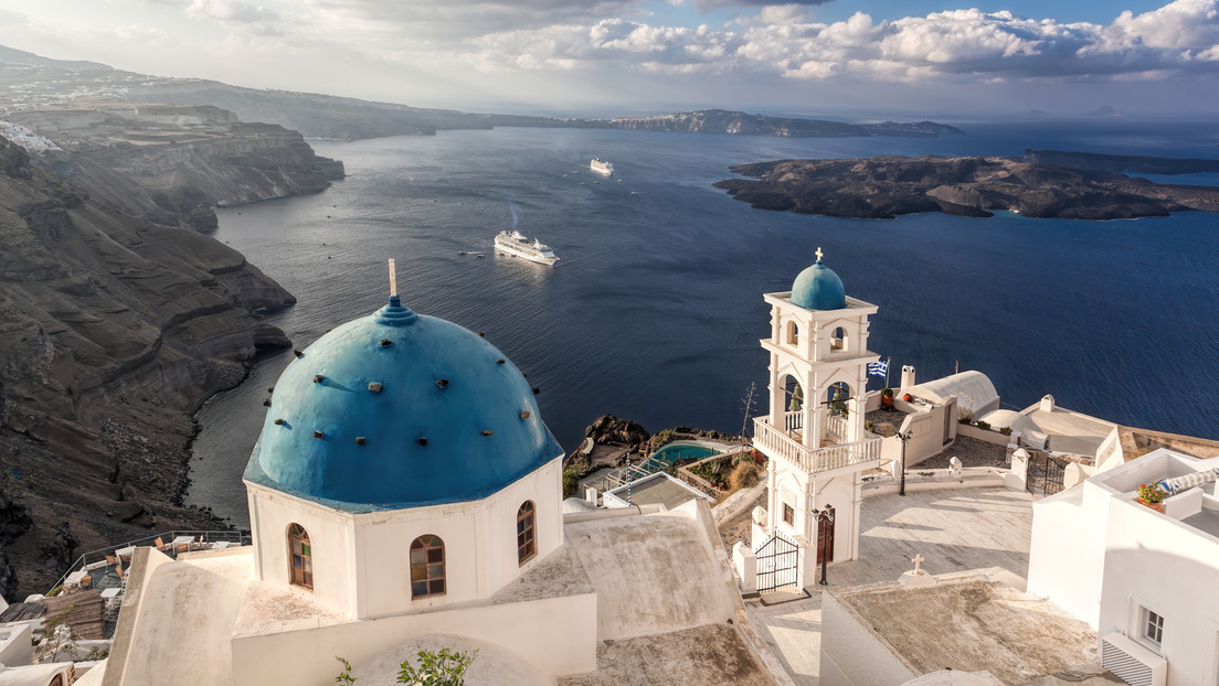 Paraíso turístico de Santorini podría ser escenario del “nacimiento de un nuevo volcán”