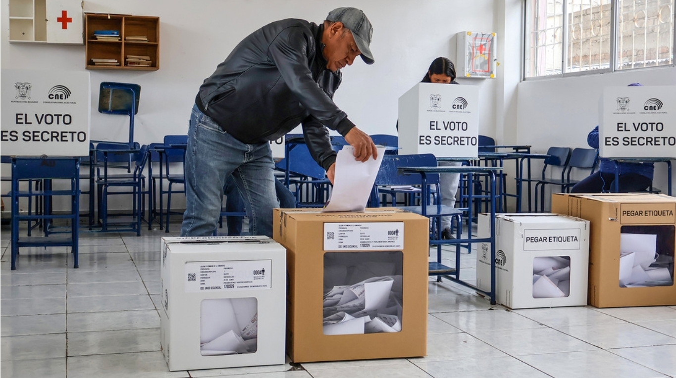 De “una sola vuelta” al balotaje: ¿sorpresa para el oficialismo en Ecuador?