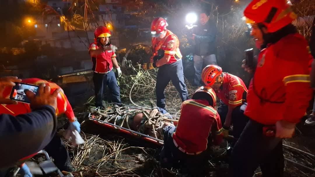 Tragedia en Guatemala: bus cae al río y se reportan al menos 54 muertos