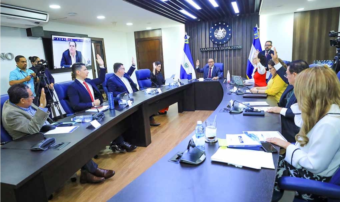 Avanzan en reforma constitucional en El Salvador para derogar deuda política