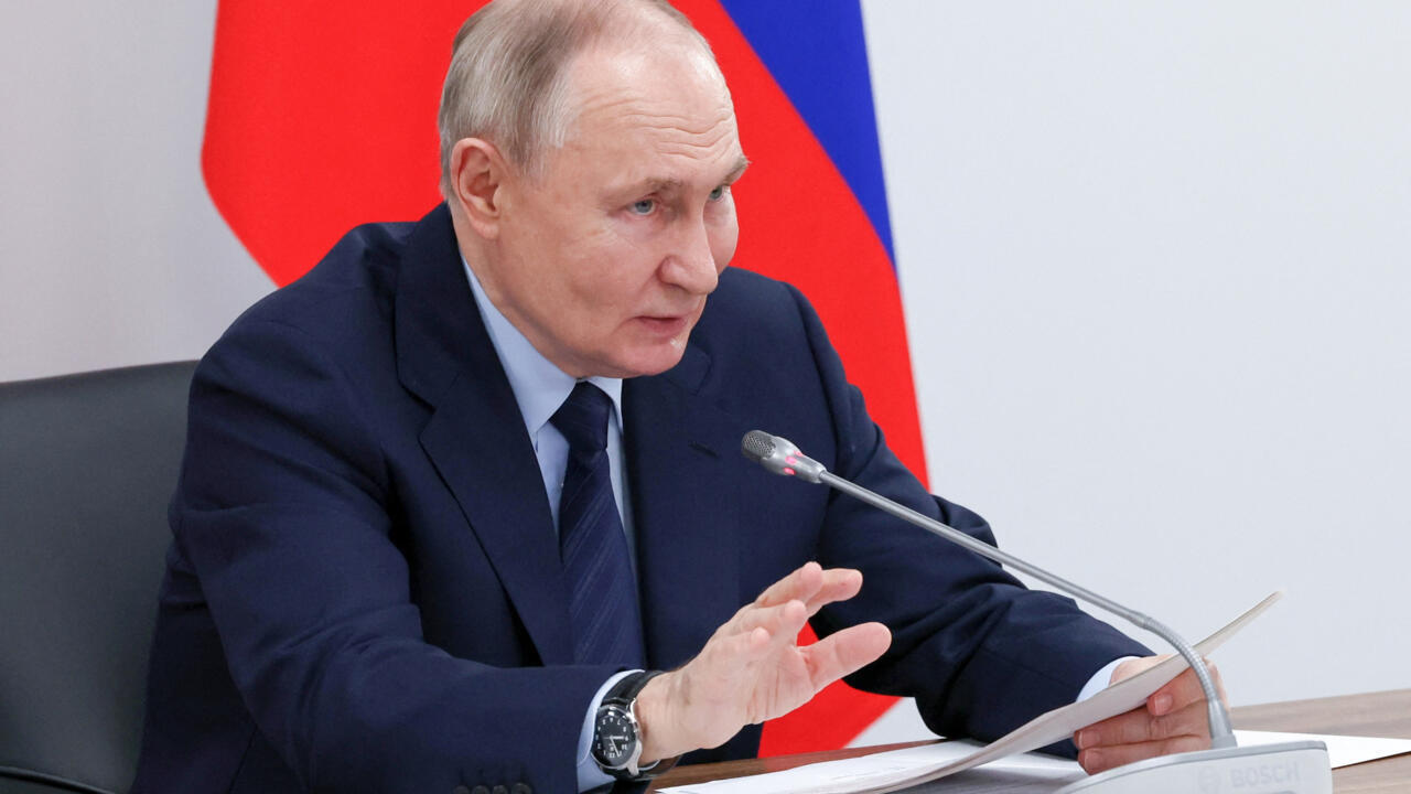 Putin habla por primera vez con el presidente interino de Siria