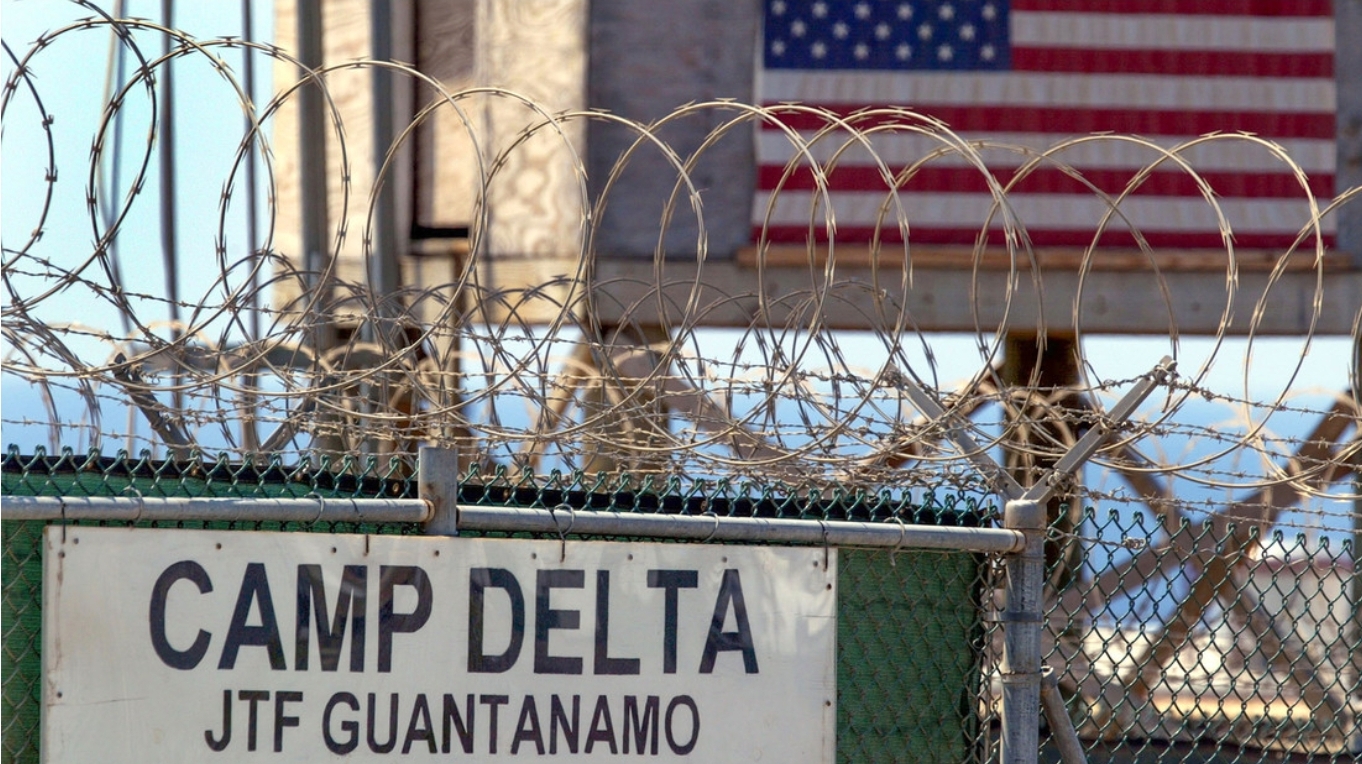 Cuba exige a EEUU la devolución de Guantánamo ante la llegada de “inmigrantes esposados”