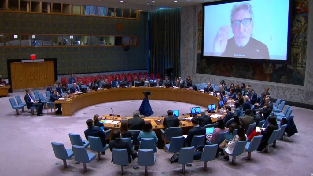 Roger Waters instruye a la ONU sobre Ucrania