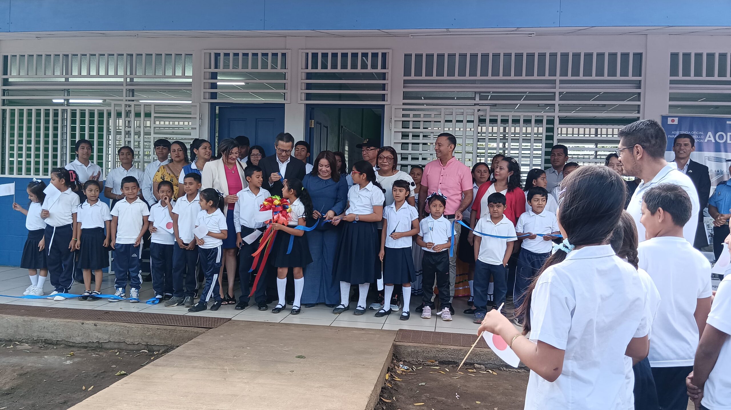 Inauguran dos aulas en la escuela primaria de Masatepe con el apoyo de Japón