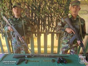 Ejército retuvo a nicaragüenses y tico