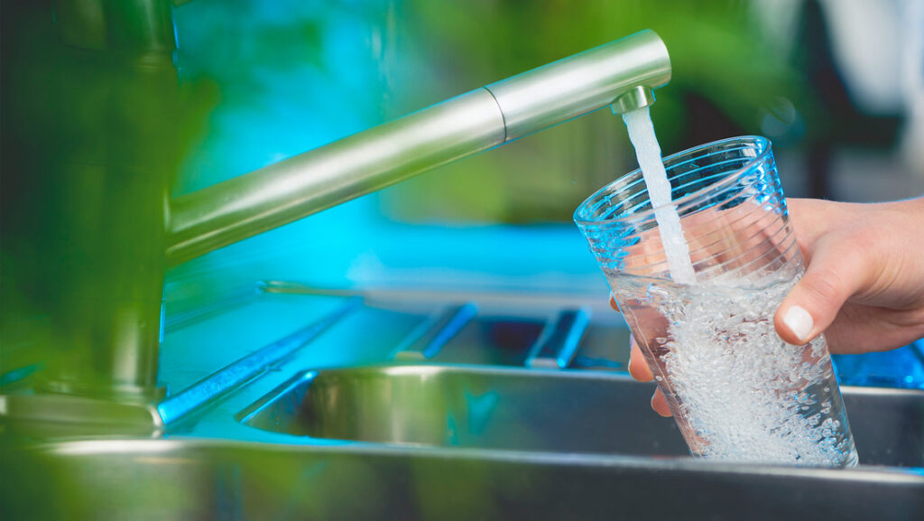 Peligrosa verdad sobre el agua potable en EEUU