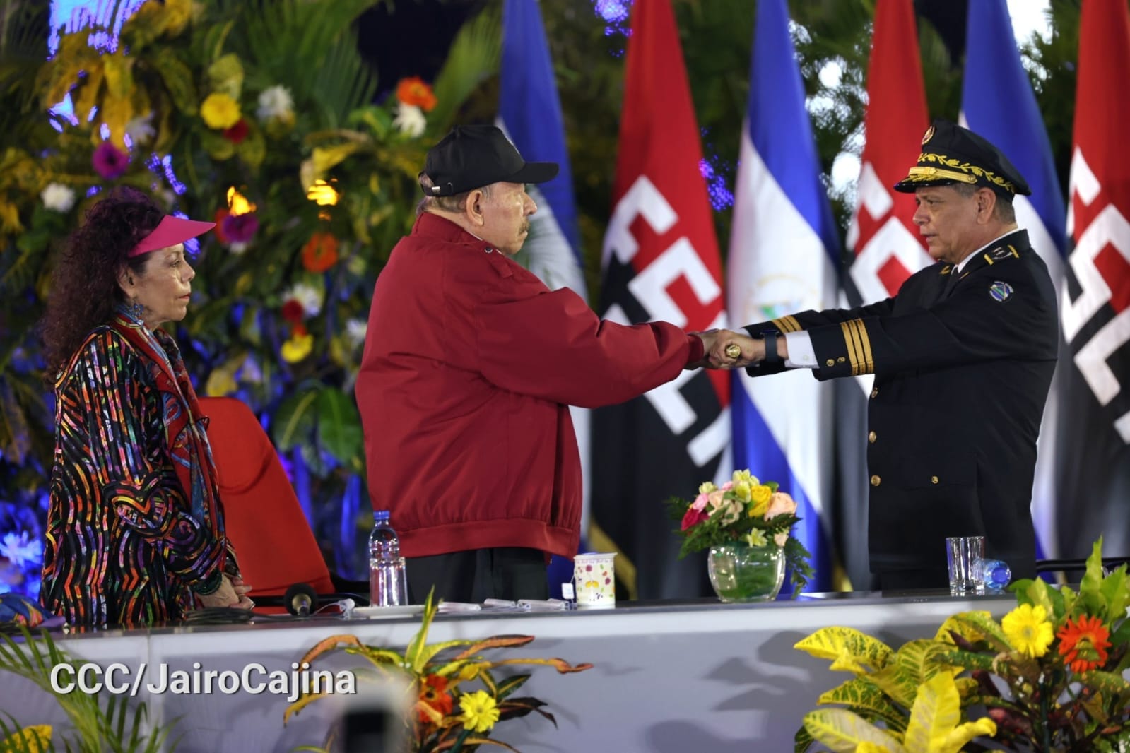 Copresidentes de Nicaragua encabezan juramentación de Jefe de la Policía