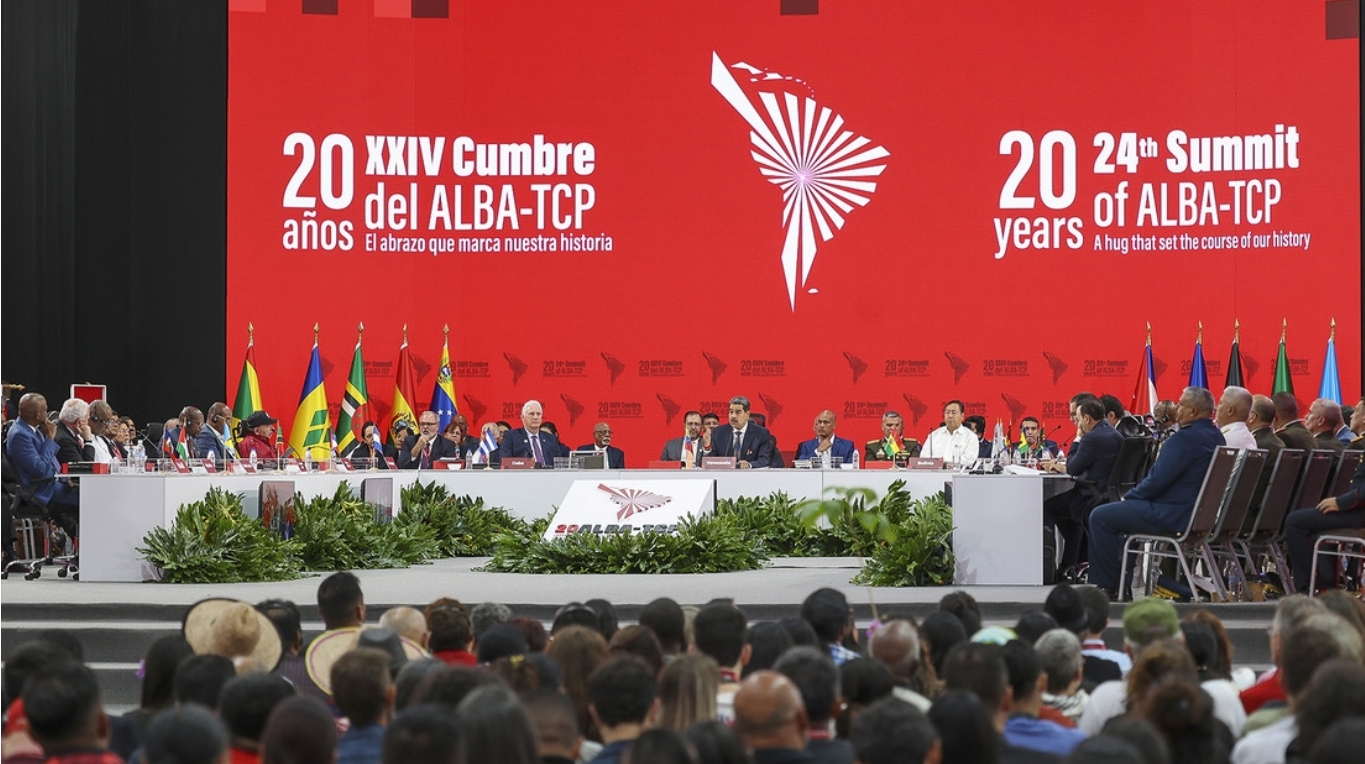 “Acción injerencista con fines extorsivos”: ALBA-TCP reacciona a decisión de Trump contra Venezuela