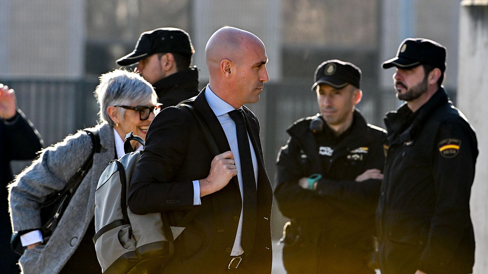 Piden repetir el polémico juicio del beso de Rubiales a una futbolista española por esta razón