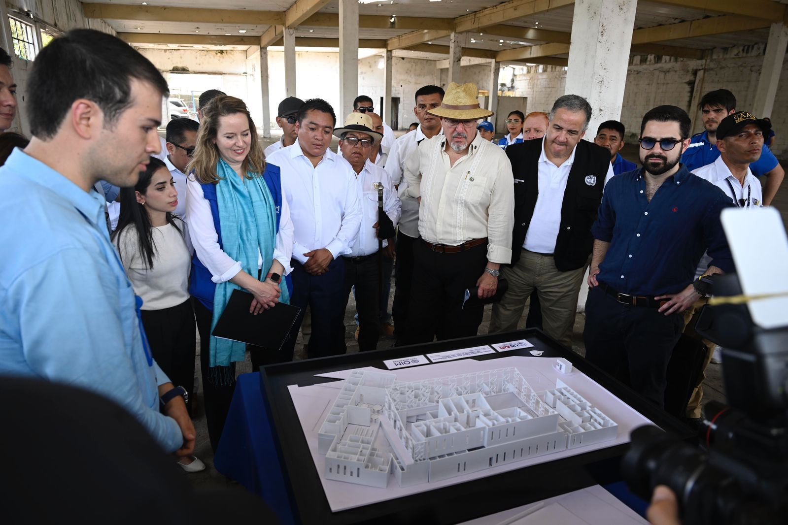 Guatemala reconstruirá un centro de recepción de migrantes con fondos de la controvertida USAID