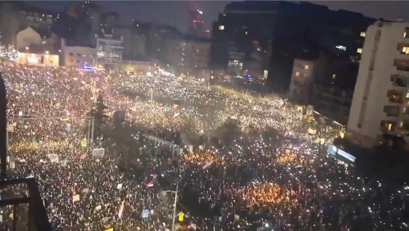 Las calles de Turquía, tomadas por multitudes, tras la detención de alcalde opositor