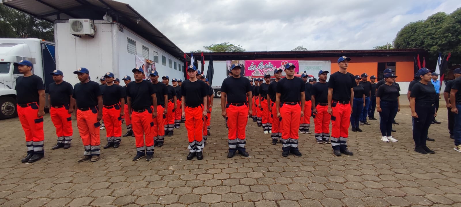 Especialistas españoles capacitan a bomberos nicaragüenses en extinción de incendios