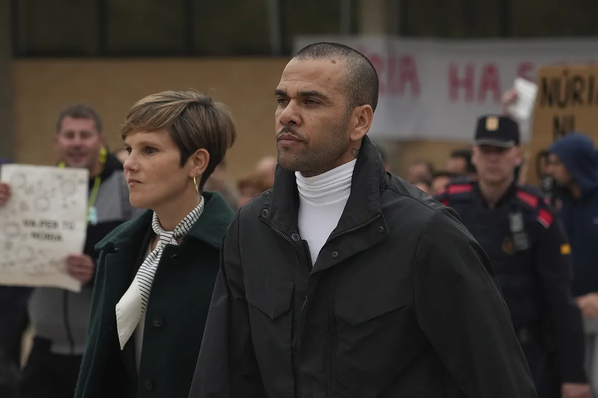 Revocan la condena por violación al futbolista Dani Alves