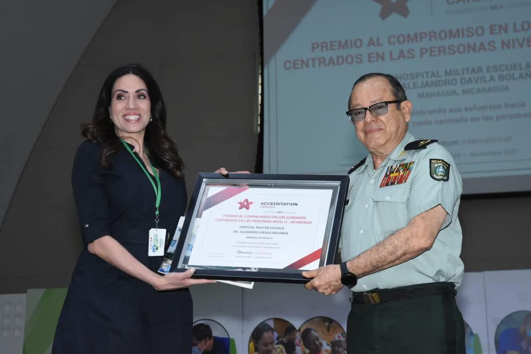 Otorgan premio al Hospital Militar por ser el primero en Latinoamérica en atención humanizada al paciente