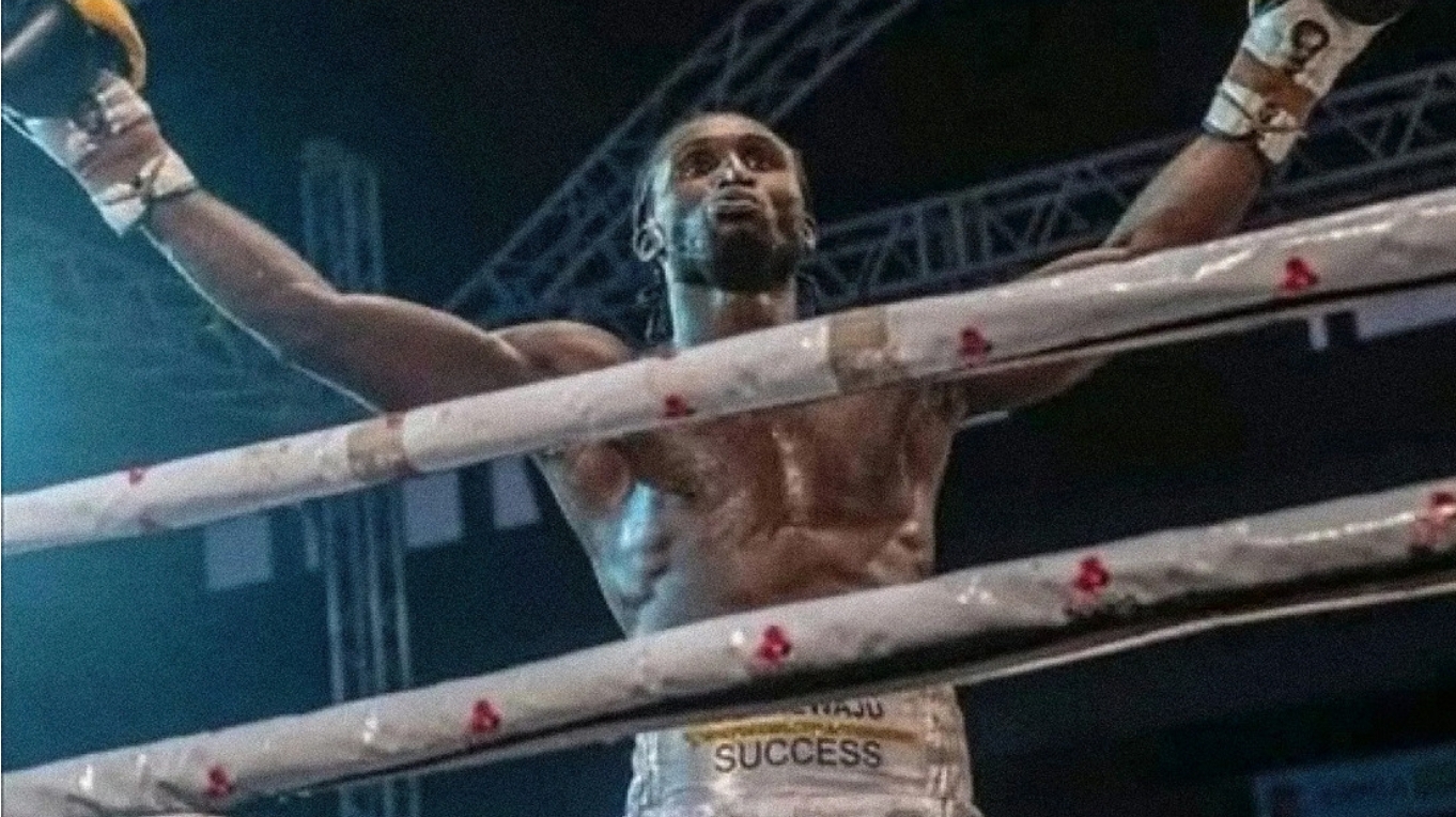 Boxeador muere luego de colapsar de repente durante una pelea